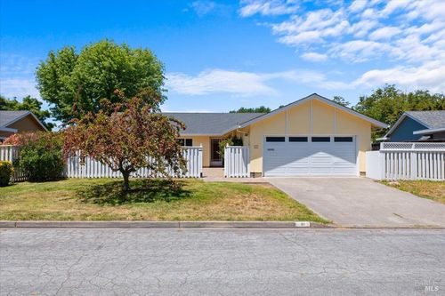 81 Temelec Cir, Sonoma, CA, 95476-8019 | Card Image