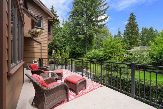 27714 Aspen Pl, House other with 5 bedrooms, 5 bathrooms and 8 parking in Maple Ridge BC | Image 19