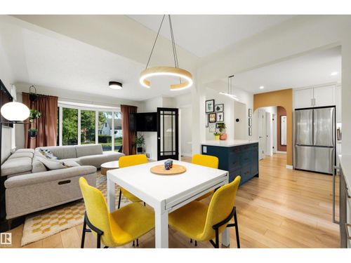 10732 129 St Nw, Edmonton, AB, T5M0X5 | Card Image