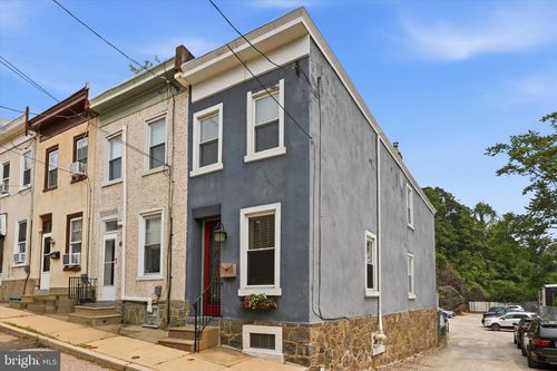 305 Carson St, PHILADELPHIA, PA, 19128-4804 | Card Image