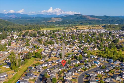 215 Orting Ave Nw, Orting, WA, 98360-8433 | Card Image