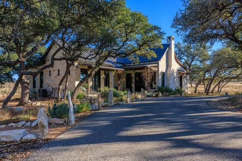 162 Flowering Sage Ln, Fredericksburg, TX, 78624-8407 | Card Image