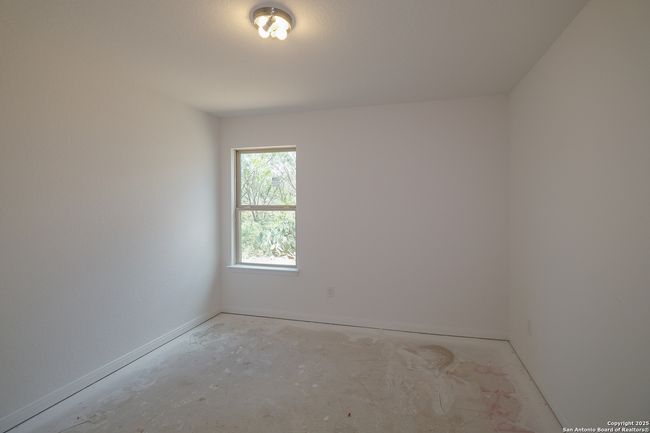 137 Cheyenne Dr, House other with 4 bedrooms, 3 bathrooms and null parking in Floresville TX | Image 16