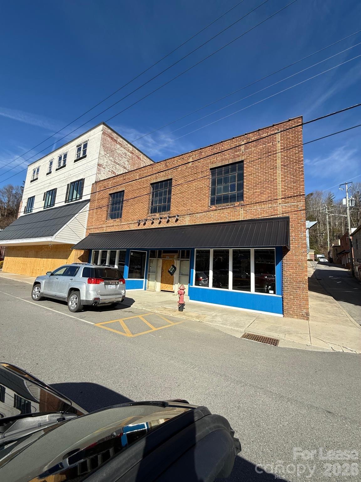 127 Locust St, Spruce Pine, NC 28777