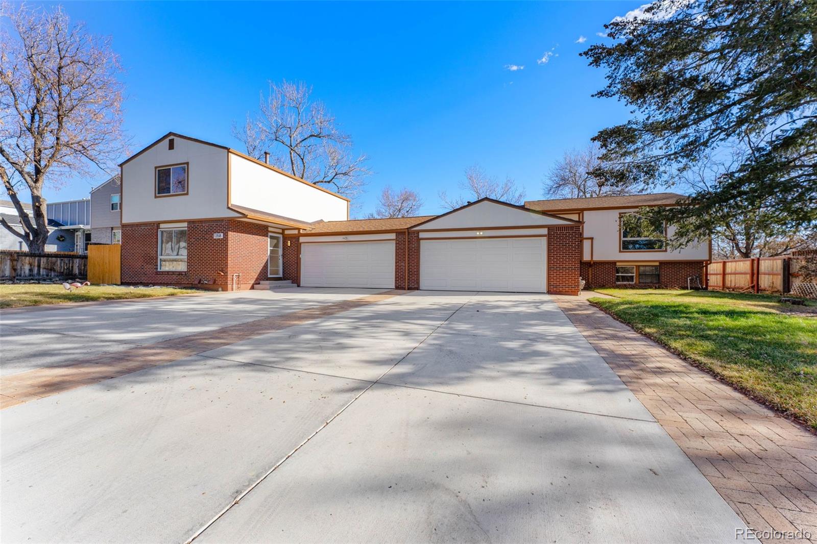 1358 Urban Street, For Sale in Golden Zoocasa