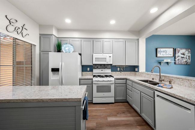 2224 Lago Ventana, Townhouse with 3 bedrooms, 3 bathrooms and 2 parking in Chula Vista CA | Image 6