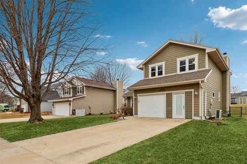 4875 Ashley Park Dr, West Des Moines, IA, 50265-2024 | Card Image