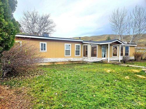 6 Harris Creek Ln, Horseshoe Bend, ID, 83629-8036 | Card Image