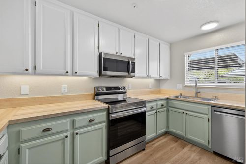 apt-f-209 Elbridge Ave, Cloverdale, CA, 95425-4447 | Card Image