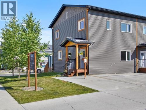 35 Gleaner Ave, Whitehorse, YT, Y1A0S4 | Card Image