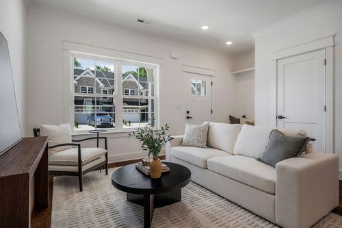 apt-22-211 S High St, McMinnville, TN, 37110-3388 | Card Image