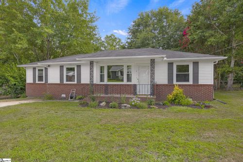 7 Olive St, Taylors, SC, 29687-2026 | Card Image