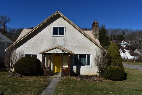 1700 Ohio St, Bluefield, WV, 24701-4305 | Card Image