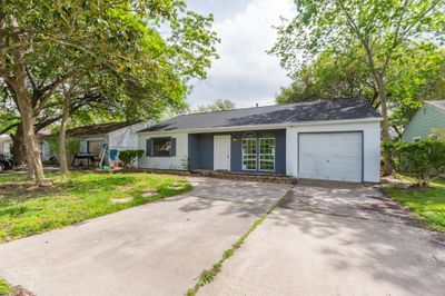 1817 Dalian Street, House other with 2 bedrooms, 2 bathrooms and null parking in La Marque TX | Image 3