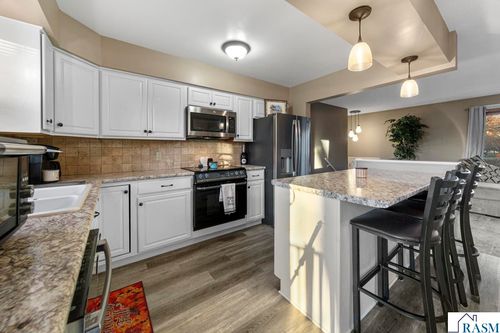 2059 Roe Crest Dr, North Mankato, MN, 56003-3434 | Card Image