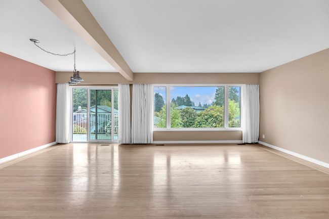 1386 Lawson Avenue, House other with 4 bedrooms, 2 bathrooms and 5 parking in West Vancouver BC | Image 13