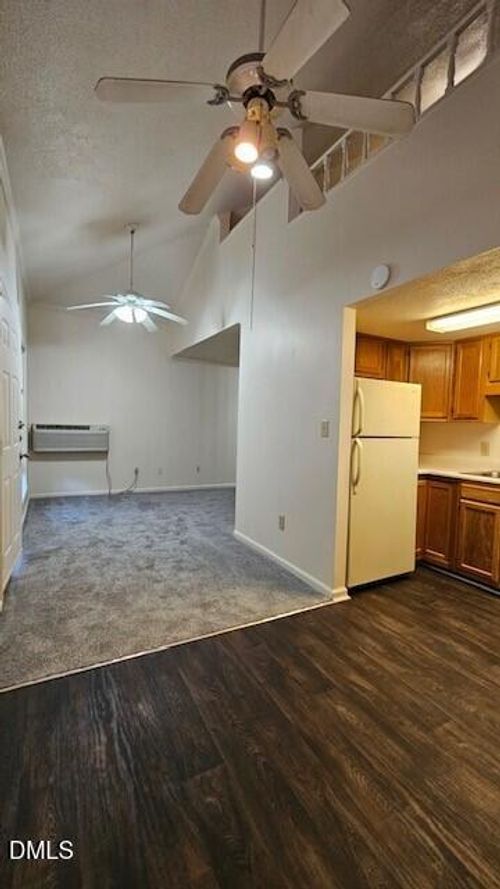 102-3812 Marcom St, Raleigh, NC, 27606-2854 | Card Image