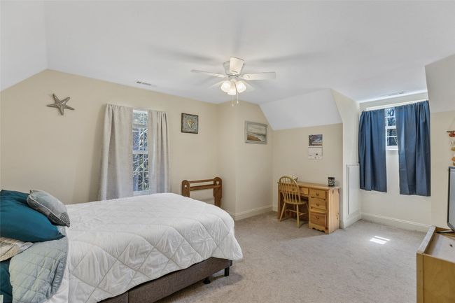 Upstairs Bedroom | Image 39