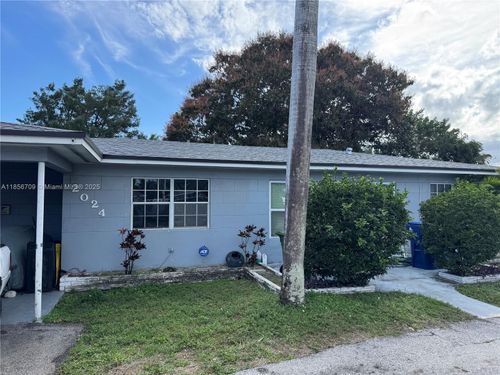 apt-2-2024 Ne 26th St, Wilton Manors, FL, 33305-1542 | Card Image