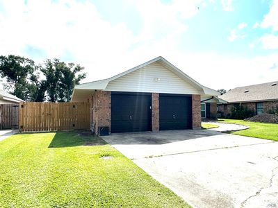 102 Mechant Dr., House other with 4 bedrooms, 2 bathrooms and null parking in Houma LA | Image 2