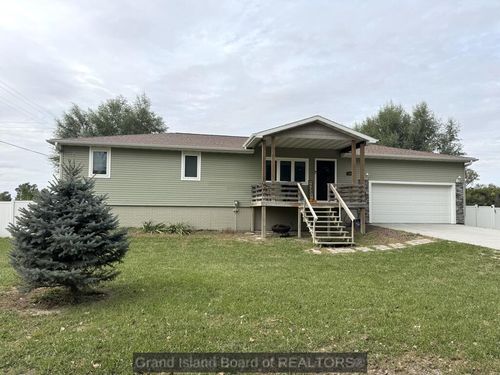 807 Country Acres Ln, Saint Libory, NE, 68872-9784 | Card Image