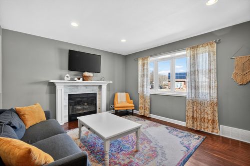 2512 Mann Ave, Des Moines, IA, 50310-5567 | Card Image