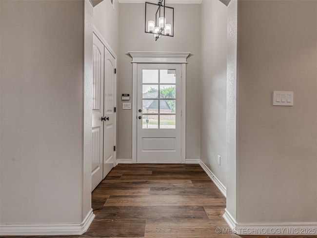 311 E 126 Th St S, House other with 3 bedrooms, 2 bathrooms and null parking in Jenks OK | Image 7
