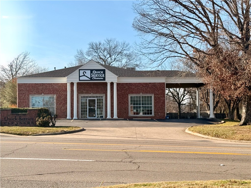 718 Arkansas Ave, Russellville, AR 72801