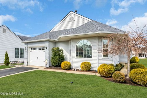 11 Sandhurst Ct, Toms River, NJ, 08757-6564 | Card Image