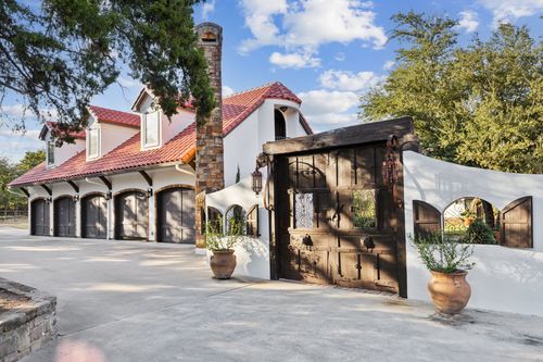 1900 Shady Oaks Dr, Southlake, TX, 76092-3508 | Card Image