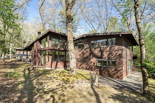 15 Trotting Horse Dr, Lexington, MA, 02421-6318 | Card Image