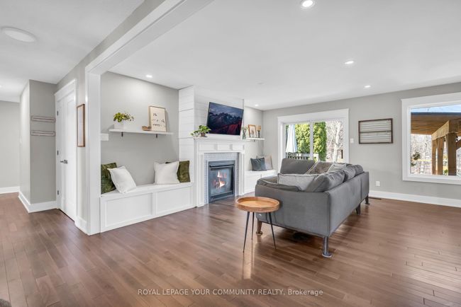318 Duclos Point Rd, House other with 5 bedrooms, 3 bathrooms and 4 parking in Pefferlaw ON | Image 7