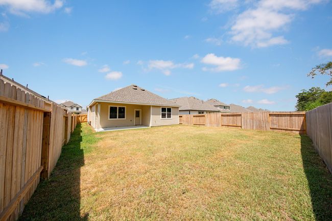 16908 Hazelnut Dr, House other with 3 bedrooms, 2 bathrooms and 2 parking in Conroe TX | Image 16