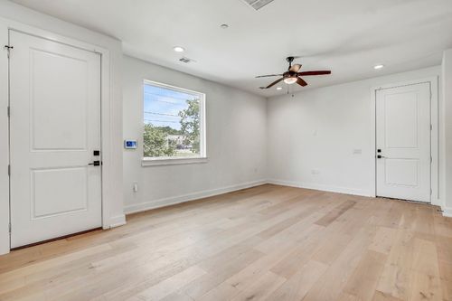 3-4127 E 12th St, Austin, TX, 78721-1959 | Card Image