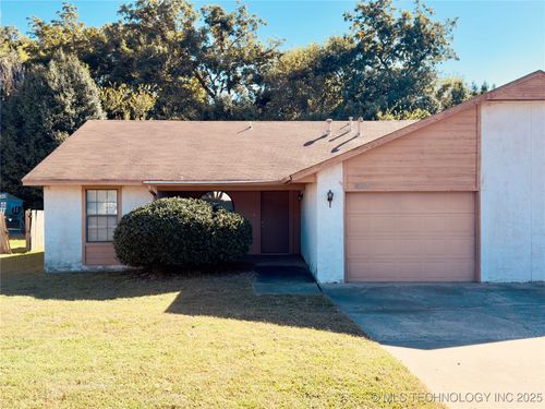 4909 S Gum Ave, Broken Arrow, OK, 74011-4625 | Card Image