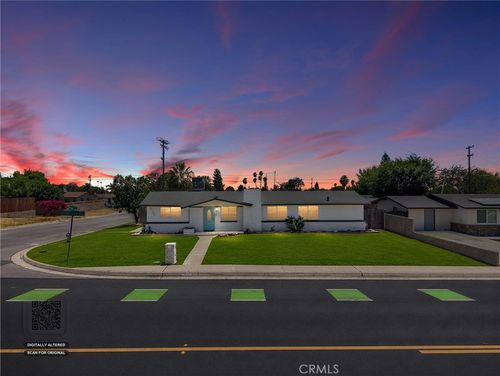 2725 University Ave, Bakersfield, CA, 93306-1958 | Card Image