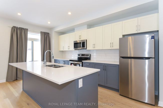 522 Branch St, House attached with 3 bedrooms, 3 bathrooms and 2 parking in Ottawa ON | Image 11
