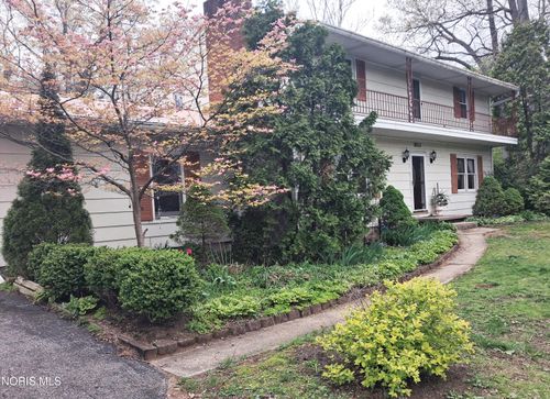 10112 Maumee Western Rd, Monclova, OH, 43542-9524 | Card Image