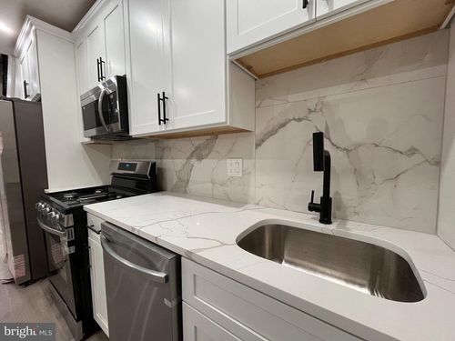 743 N 39th St, PHILADELPHIA, PA, 19104-1674 | Card Image