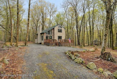 11 Fawn Ct, Gouldsboro, PA, 18424 | Card Image