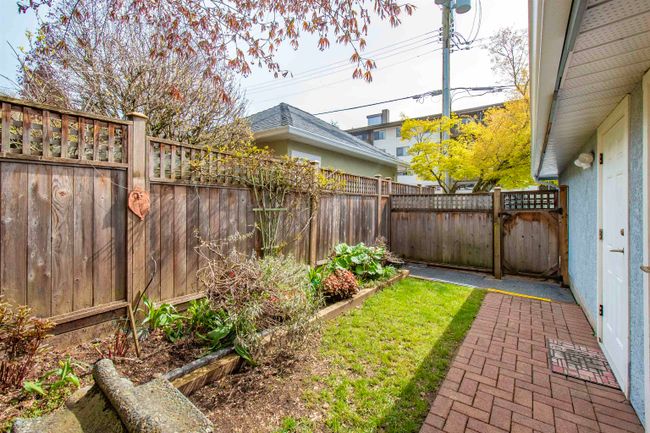 245 E 17 Th Street, Townhouse with 3 bedrooms, 2 bathrooms and 2 parking in North Vancouver BC | Image 23