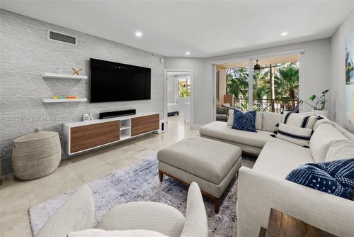 233-100 Meridian Ave, Miami Beach, FL, 33139-7093 | Card Image