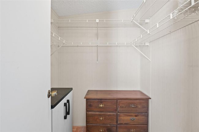 Guest walk in closet | Image 24