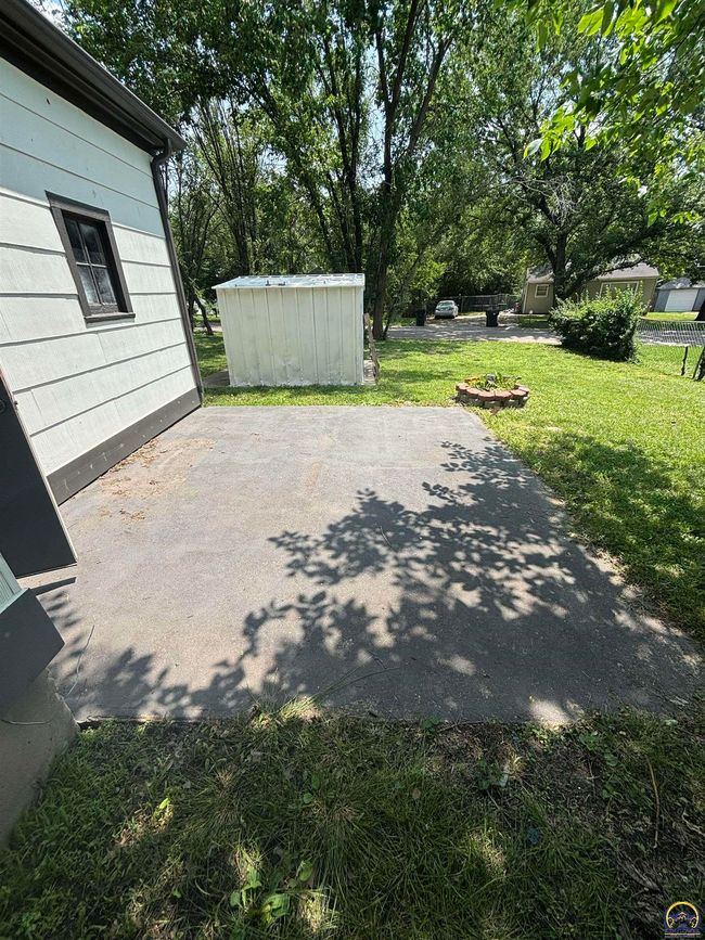 4301 Sw 23 Rd St, House other with 2 bedrooms, 1 bathrooms and null parking in Topeka KS | Image 10