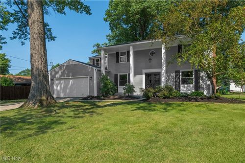4829 Woodview Dr, Vermilion, OH, 44089-1661 | Card Image