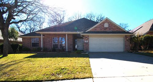 808 Royal Oak Ln, Burleson, TX, 76028-6221 | Card Image