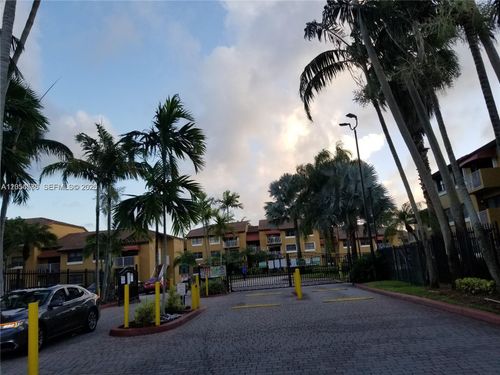 f-207-15650 Sw 80th St, Miami, FL, 33193-3338 | Card Image