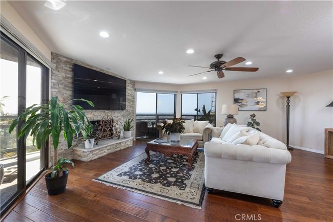 2B - 2270 Stanley Ave, Condo with 2 bedrooms, 2 bathrooms and 2 parking in Signal Hill CA | Image 15