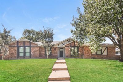 View of front of home with a front yard | Image 1