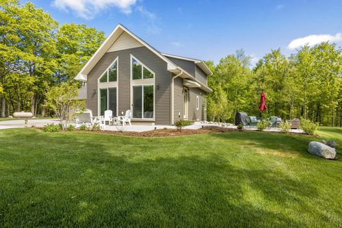 2013 E Kasson Rd, Cedar, MI, 49621-8669 | Card Image